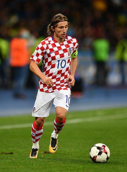 幸福甜蜜，高准翼爱人社媒分享婚纱照拍摄花絮