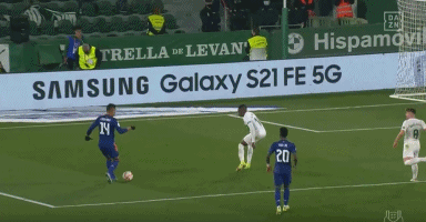 中超比赛亮点：上海海港绝杀山东泰山,