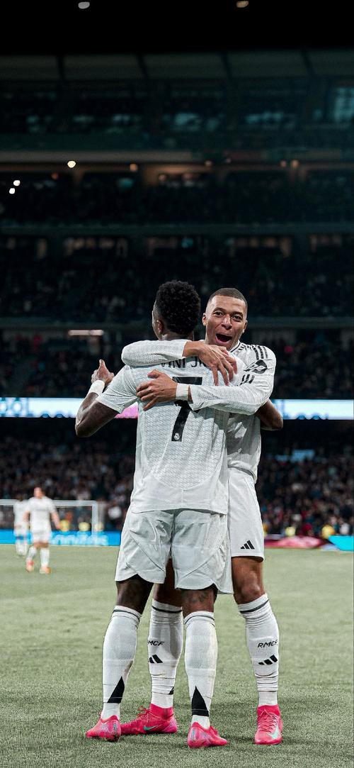 西媒：老弗爷不打口水战，不会对拉波尔塔的批评再做回应